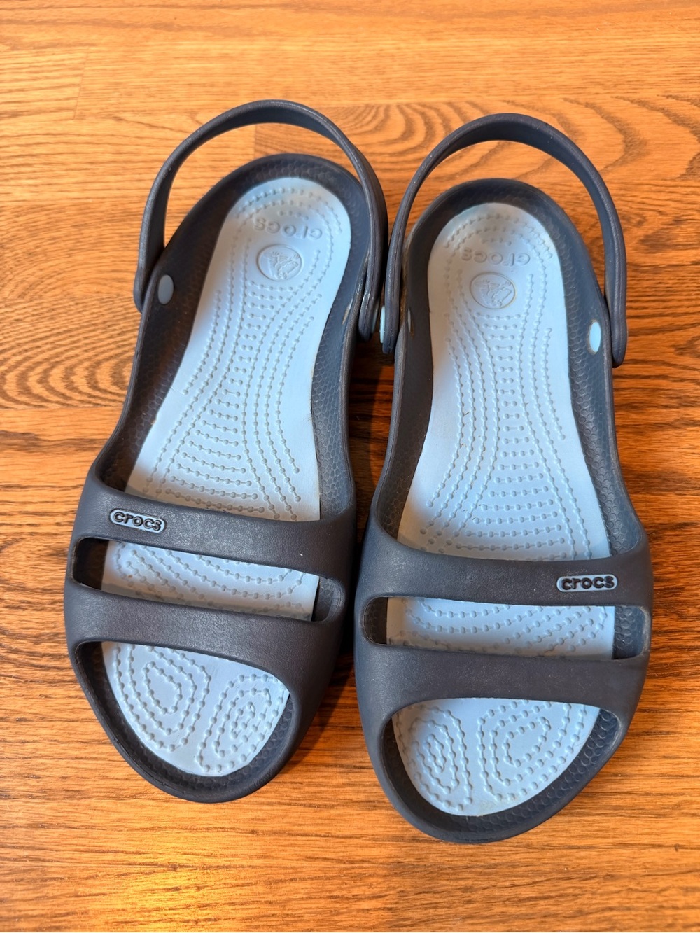 CROCS Cleo II Navy Blue Sandals with Light Gray Footbed Women’s 8